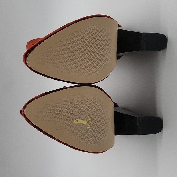 857- ZARA Burgundy Velvet Ankle Boots | Chunky Heel | Size 5.5 NWT - Picture 7 of 9